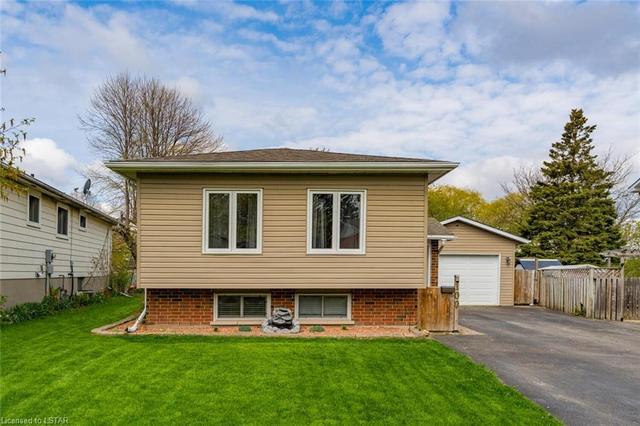 100 Keats Drive, House detached with 3 bedrooms, 2 bathrooms and 7 parking in Woodstock ON | Image 3