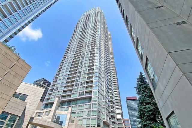 1801 - 2191 Yonge St, Condo with 1 bedrooms, 2 bathrooms and 1 parking in Toronto ON | Image 1