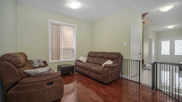 39 Hadfield Circ, House detached with 4 bedrooms, 4 bathrooms and 6 parking in Brampton ON | Image 12