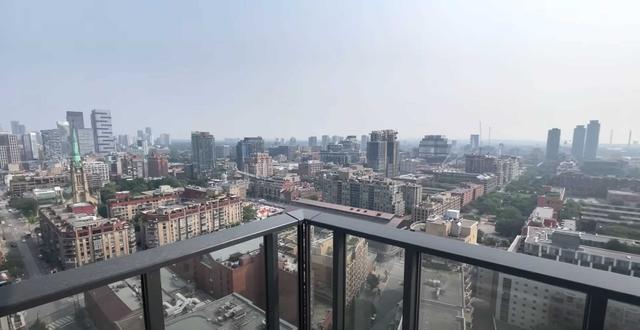2607 - 75 The Esplanade Ave, Condo with 3 bedrooms, 2 bathrooms and 1 parking in Toronto ON | Image 6