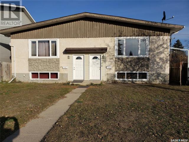 714 - 716 Weldon Ave, House detached with 5 bedrooms, 2 bathrooms and null parking in Saskatoon SK | Card Image