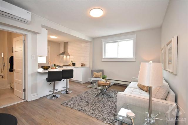 2 - 375 Mackay Street, Condo with 3 bedrooms, 1 bathrooms and null parking in Ottawa ON | Image 2