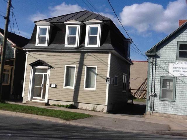 357 Brunswick St, House detached with 5 bedrooms, 3 bathrooms and 5 parking in Fredericton NB | Image 1
