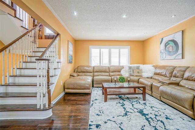11 Marshmarigold Dr, House detached with 4 bedrooms, 4 bathrooms and 8 parking in Brampton ON | Image 20