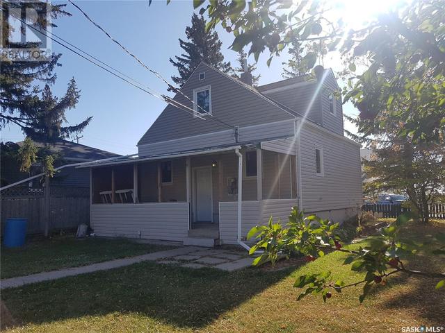 208 Railway Avenue, House detached with 3 bedrooms, 2 bathrooms and null parking in Stoughton SK | Image 23