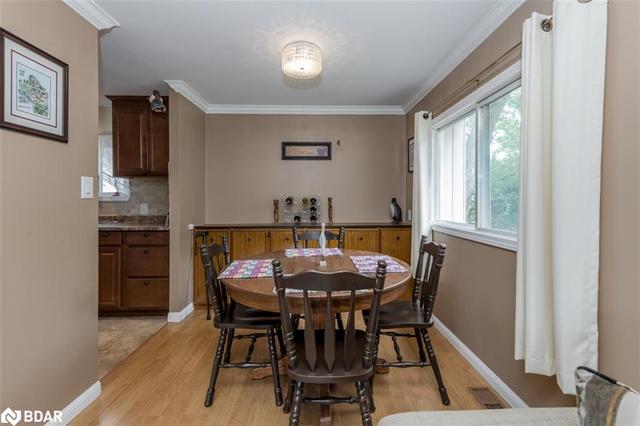 8 Locust Hill Court, House detached with 2 bedrooms, 1 bathrooms and null parking in Innisfil ON | Image 9