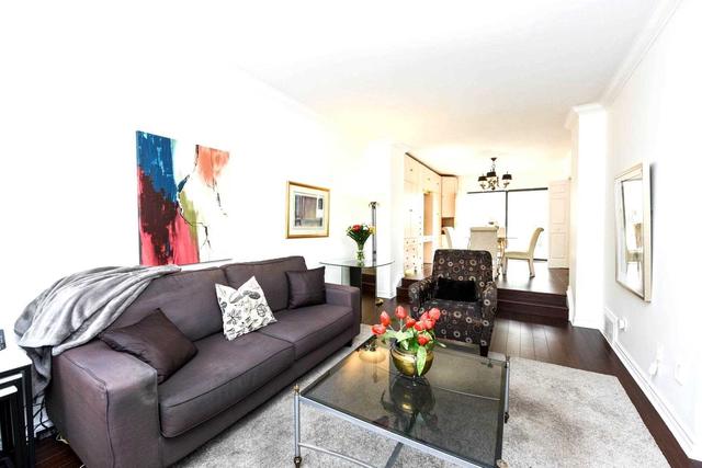 203 Davisville Ave, House attached with 3 bedrooms, 4 bathrooms and 2 parking in Toronto ON | Image 17