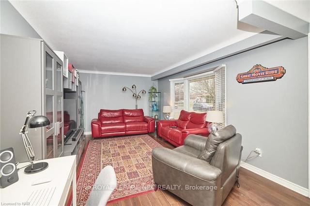 5 Cypress St, House detached with 3 bedrooms, 2 bathrooms and 10 parking in St. Catharines ON | Image 5