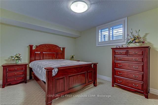 17 - 725 Eagletrace Dr, Condo with 2 bedrooms, 3 bathrooms and 4 parking in London ON | Image 24