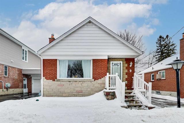9 Clairlea Cres, House detached with 2 bedrooms, 2 bathrooms and 3 parking in Toronto ON | Image 1