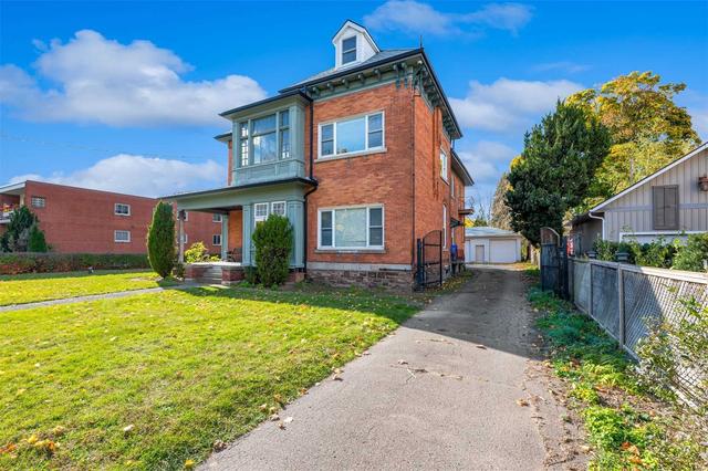 151 Geneva St, House detached with 6 bedrooms, 6 bathrooms and 10 parking in St. Catharines ON | Image 12