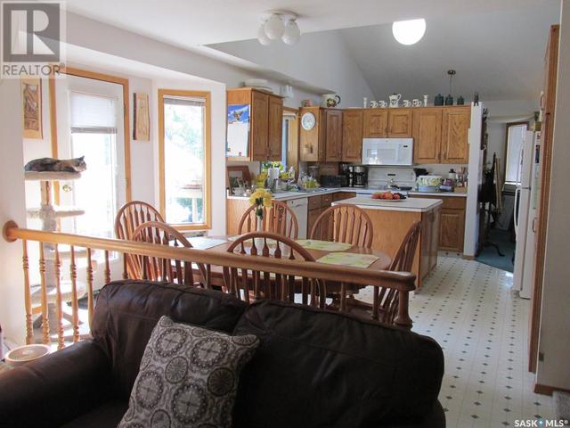412 9th Avenue E, House detached with 3 bedrooms, 4 bathrooms and null parking in Nipawin SK | Image 13