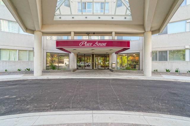 2201 - 3700 Kaneff Cres, Condo with 2 bedrooms, 2 bathrooms and 1 parking in Mississauga ON | Image 12