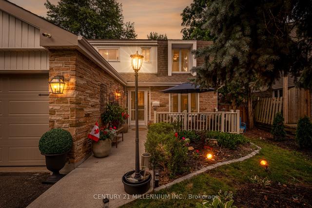 70 Madelaine Cres, House detached with 4 bedrooms, 4 bathrooms and 8 parking in Brampton ON | Image 23