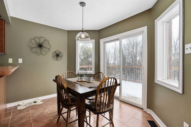 81 Sproule Dr, House detached with 2 bedrooms, 3 bathrooms and 4 parking in Barrie ON | Image 5