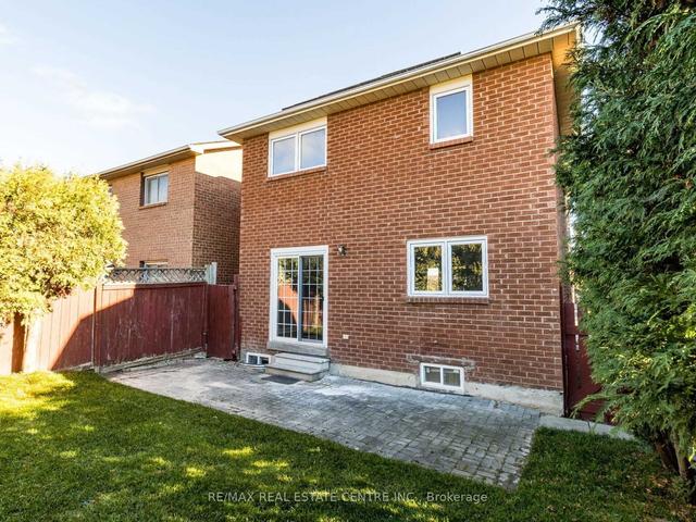 25 Horsham St, House detached with 3 bedrooms, 4 bathrooms and 3 parking in Brampton ON | Image 10