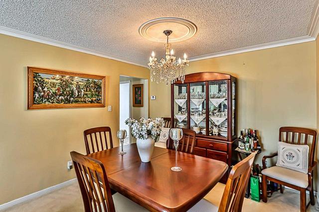 toronto - 50 Kirknewton Rd, House detached with 3 bedrooms, 2 bathrooms and 3 parking in Toronto ON | Image 5