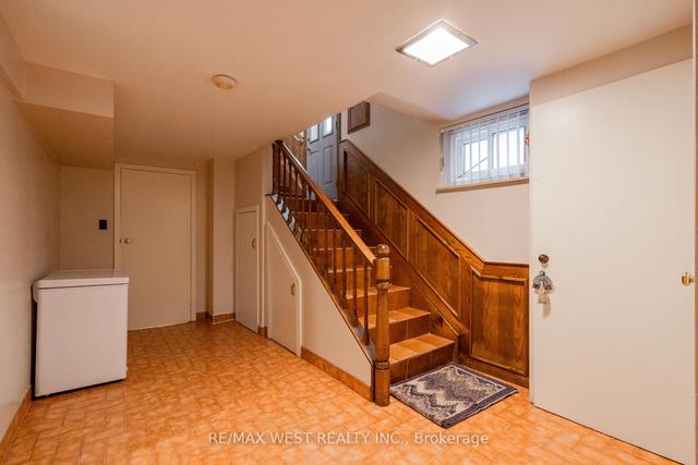 1516 Lawrence Ave W, House semidetached with 3 bedrooms, 2 bathrooms and 7 parking in Toronto ON | Image 22