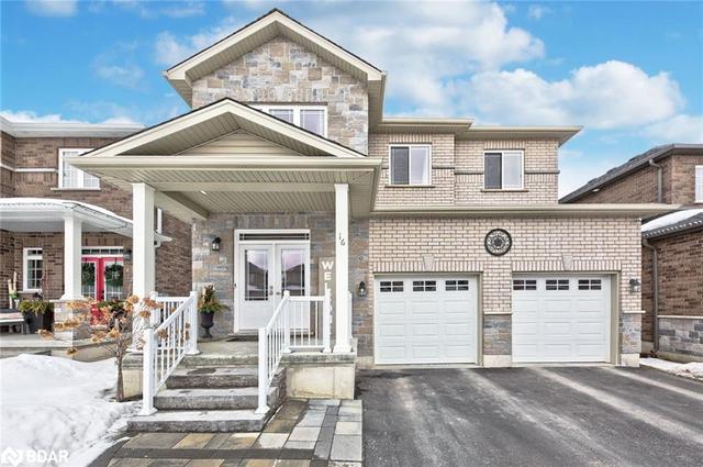 16 Lowry Court, House detached with 4 bedrooms, 2 bathrooms and 6 parking in Barrie ON | Image 1