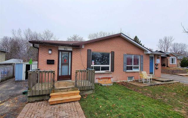 25a College Cres, House semidetached with 3 bedrooms, 2 bathrooms and 4 parking in Barrie ON | Image 1