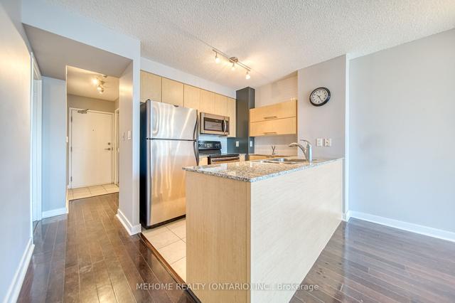 2302 - 11 Brunel Crt, Condo with 1 bedrooms, 1 bathrooms and 1 parking in Toronto ON | Image 32