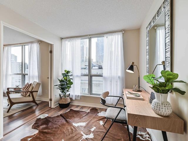 1809 - 7 Carlton St, Condo with 1 bedrooms, 1 bathrooms and 0 parking in Toronto ON | Image 5