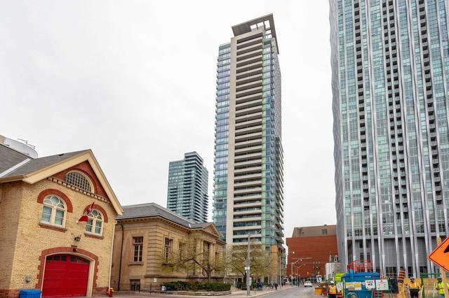 418 - 18 Yorkville Ave, Condo with 1 bedrooms, 1 bathrooms and 1 parking in Toronto ON | Image 1