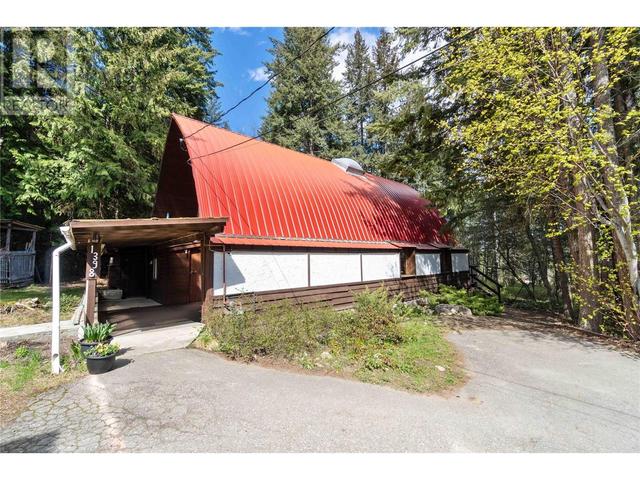 1398 Gillespie Road, House detached with 3 bedrooms, 2 bathrooms and 3 parking in Columbia Shuswap C BC | Image 3