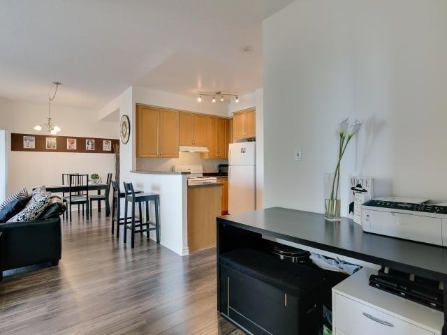 Lph9 - 7 Lorraine Dr, Condo with 3 bedrooms, 2 bathrooms and 1 parking in Toronto ON | Image 10