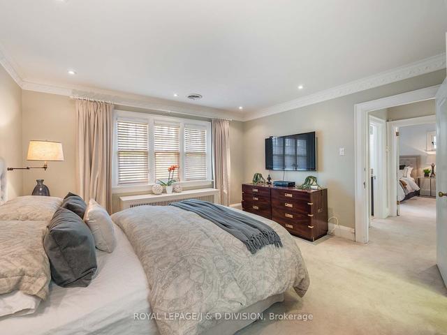 103 Cortleigh Blvd, House detached with 4 bedrooms, 5 bathrooms and 6 parking in Toronto ON | Image 5