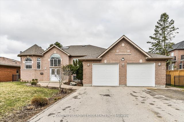 105 Bond Cres, House detached with 3 bedrooms, 4 bathrooms and 8 parking in Richmond Hill ON | Image 1