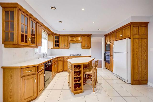 40 Prestige Dr, House detached with 3 bedrooms, 4 bathrooms and 6 parking in Hamilton ON | Image 3