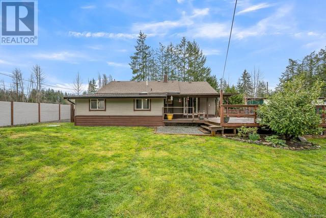 5733 Island Hwy N, House detached with 3 bedrooms, 1 bathrooms and 4 parking in Comox Valley B (Lazo North) BC | Image 41
