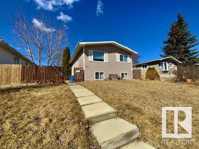 124 Cameron Cr, House detached with 3 bedrooms, 2 bathrooms and null parking in Wetaskiwin AB | Image 2