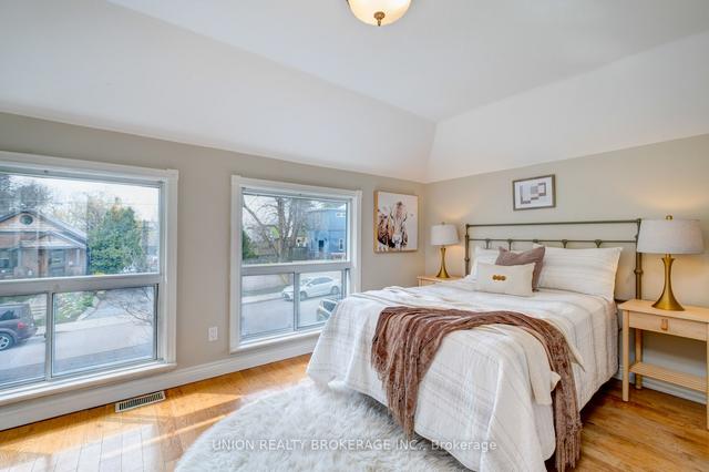2 Meadow Ave, House detached with 4 bedrooms, 2 bathrooms and 3 parking in Toronto ON | Image 15