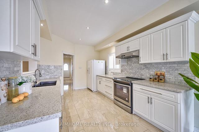51 Lucien St, House detached with 4 bedrooms, 4 bathrooms and 6 parking in Markham ON | Image 35