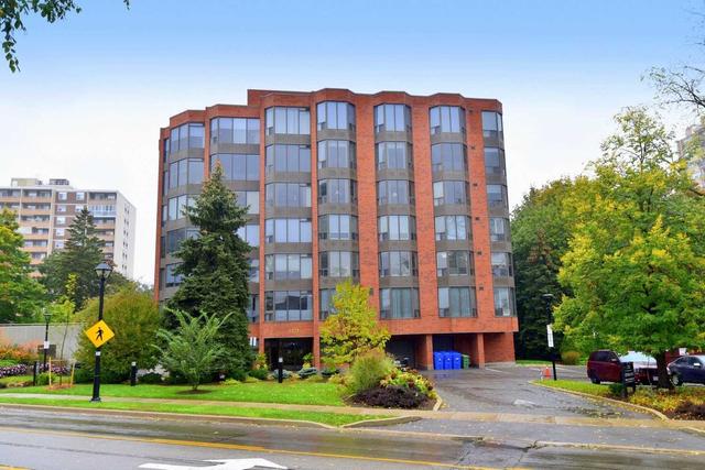 403 - 2121 Lakeshore Rd, Condo with 2 bedrooms, 2 bathrooms and 1 parking in Burlington ON | Image 1