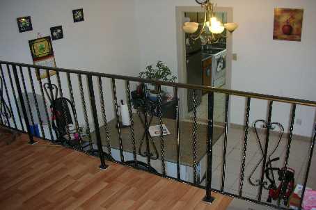 8 - 368 Driftwood Ave S, Townhouse with 3 bedrooms, 2 bathrooms and 1 parking in Toronto ON | Image 4
