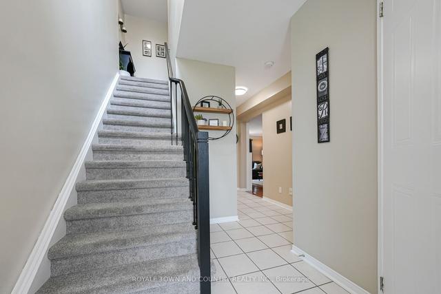 946 Glenbourne Crt, House detached with 3 bedrooms, 3 bathrooms and 5 parking in Oshawa ON | Image 7