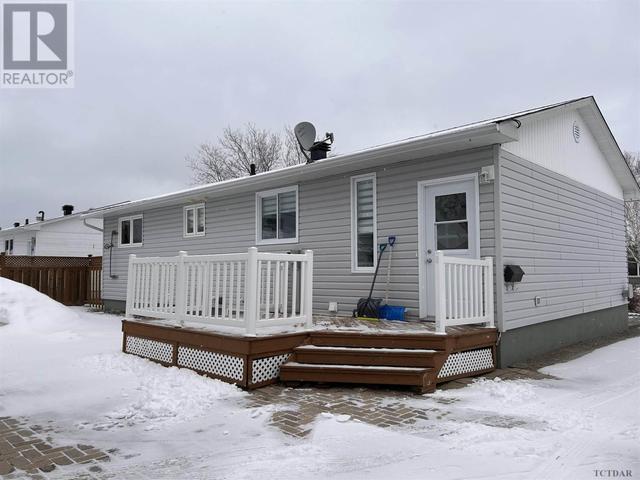 36 Hazel St, House detached with 4 bedrooms, 2 bathrooms and null parking in Kapuskasing ON | Image 5