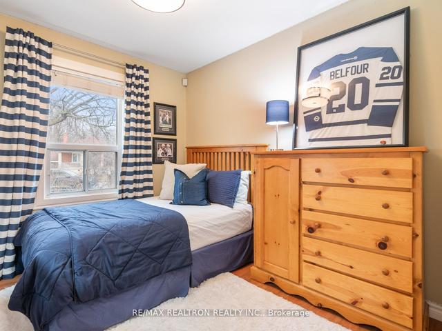 61 Collinson Blvd, House detached with 3 bedrooms, 2 bathrooms and 5 parking in Toronto ON | Image 3