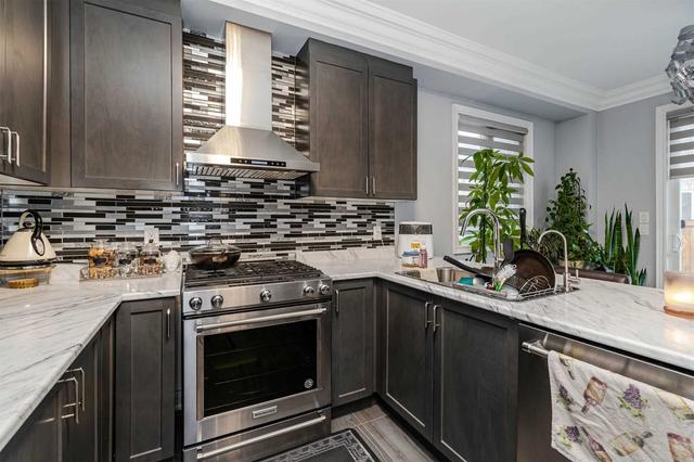 74 Villadown Tr, House semidetached with 3 bedrooms, 3 bathrooms and 3 parking in Brampton ON | Image 5