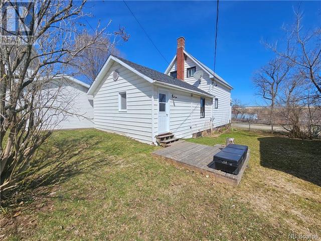 31 & 33 Riverside Drive, House detached with 3 bedrooms, 1 bathrooms and null parking in Plaster Rock NB | Image 4