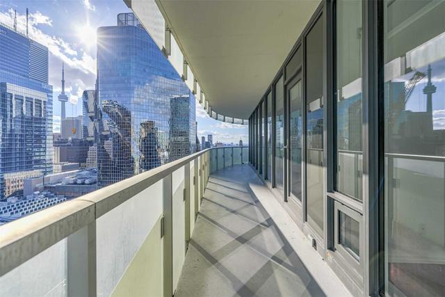 2109 - 197 Yonge St, Condo with 3 bedrooms, 2 bathrooms and 1 parking in Toronto ON | Image 13