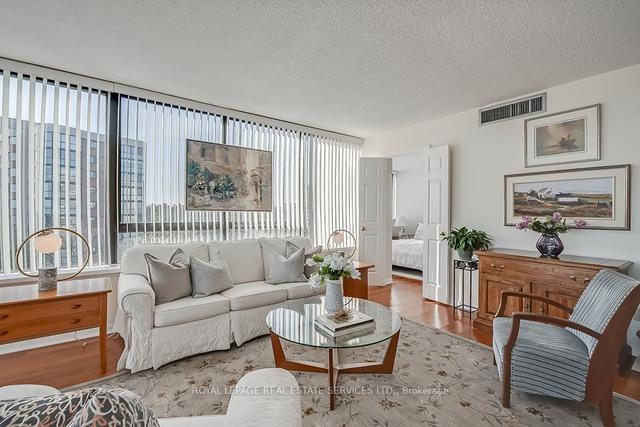 704 - 1230 Marlborough Crt, Condo with 2 bedrooms, 2 bathrooms and 1 parking in Oakville ON | Image 4