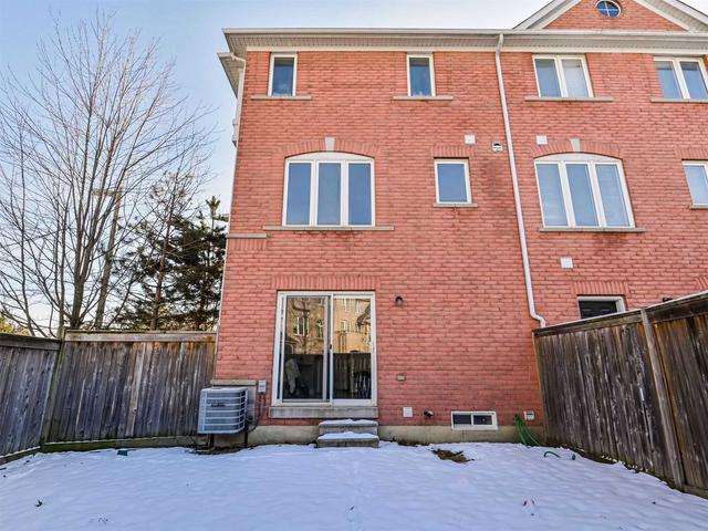 91 Bernard Ave, House attached with 3 bedrooms, 4 bathrooms and 2 parking in Brampton ON | Image 29