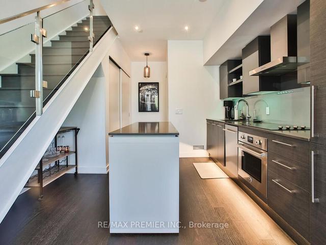 106 - 1030 King St W, Townhouse with 2 bedrooms, 2 bathrooms and 1 parking in Toronto ON | Image 3