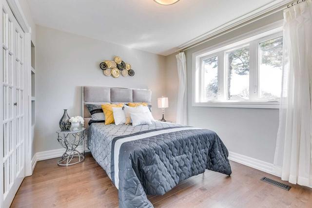 5 Foursome Cres, House detached with 3 bedrooms, 3 bathrooms and 6 parking in Toronto ON | Image 21