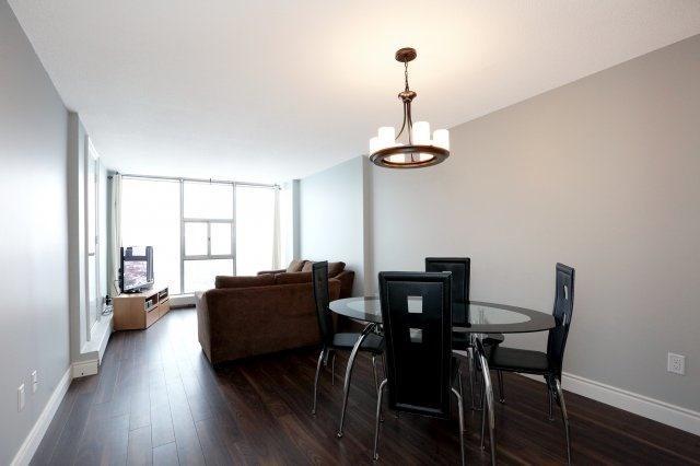 1003 - 2665 Windwood Dr, Condo with 2 bedrooms, 1 bathrooms and 1 parking in Mississauga ON | Image 5