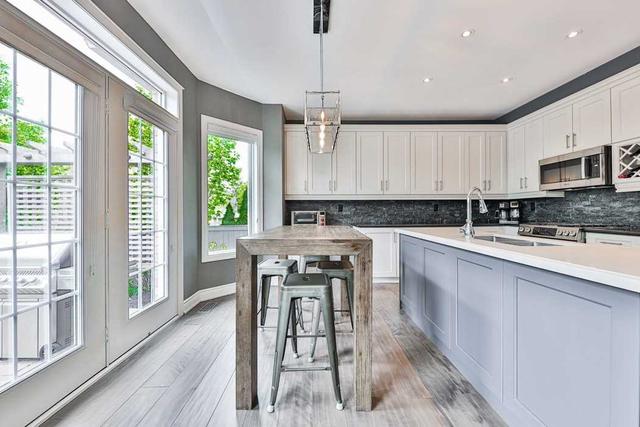 3312 Raspberry Bush Tr, House detached with 4 bedrooms, 4 bathrooms and 4 parking in Oakville ON | Image 5